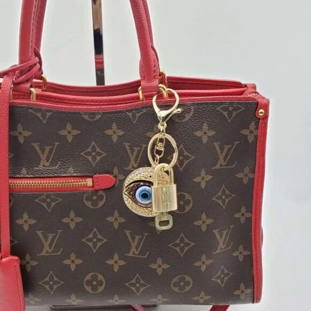 Authentic Louis Vuitton Gold Lock 🔒 Keychain Bag Unbranded Evil Eye Charm LV - Picture 7 of 7